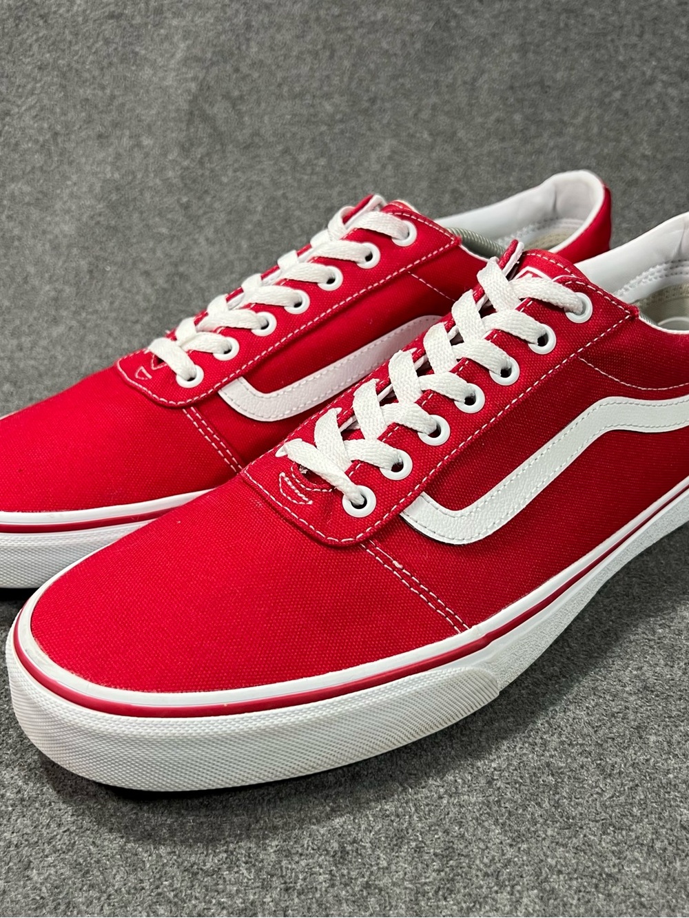 VANS Ward Men’s Low Top Canvas Skate Shoe Racing Red/White Size 13